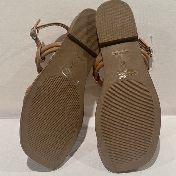 Cushionaire Double Strap Taupe Sandals with Silvertone hardware. Size 9 - Picture 6 of 6